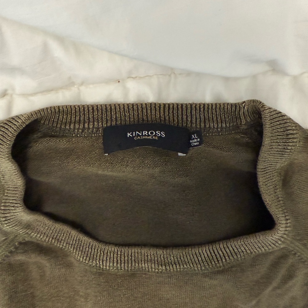 Kinross Cashmere Men's Olive Crewneck Sweater